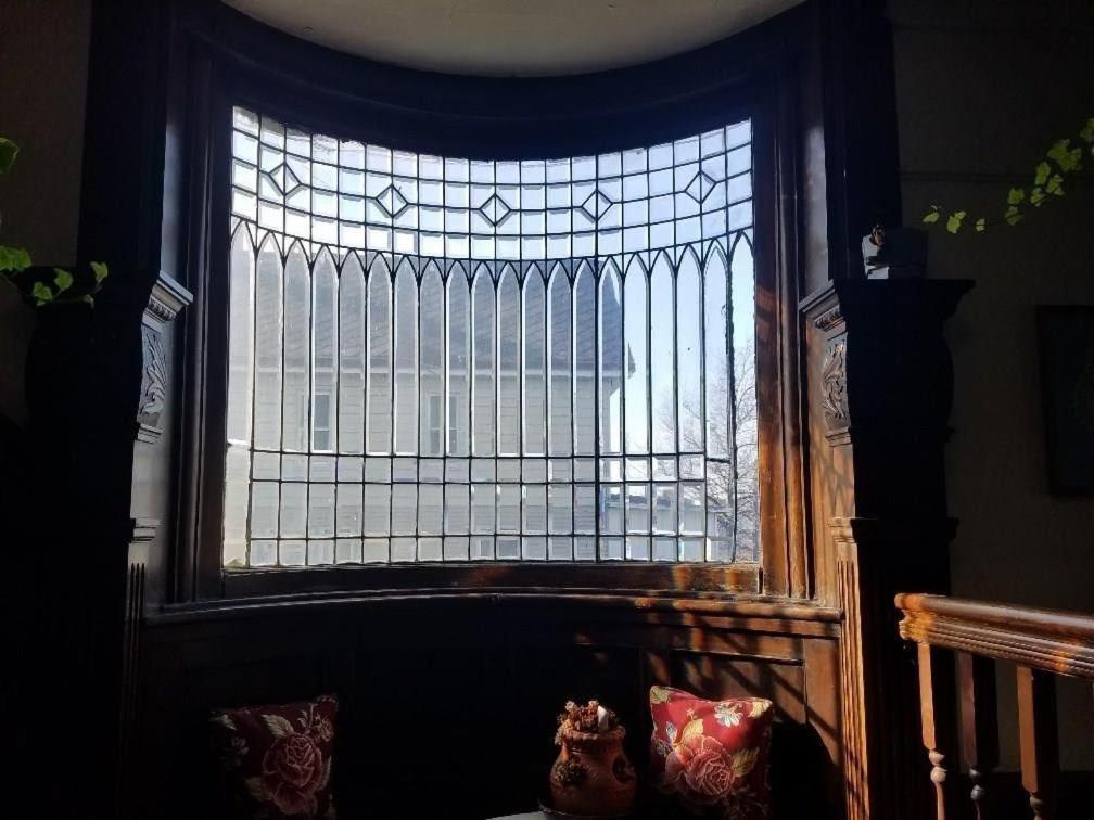 Bed and breakfast 5 Star Victorian Mansion-downtown No Locals Erie