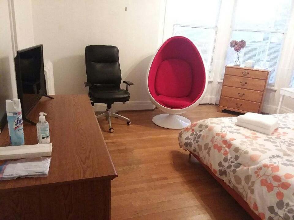 Bed and breakfast 5 Star Victorian Mansion-downtown No Locals